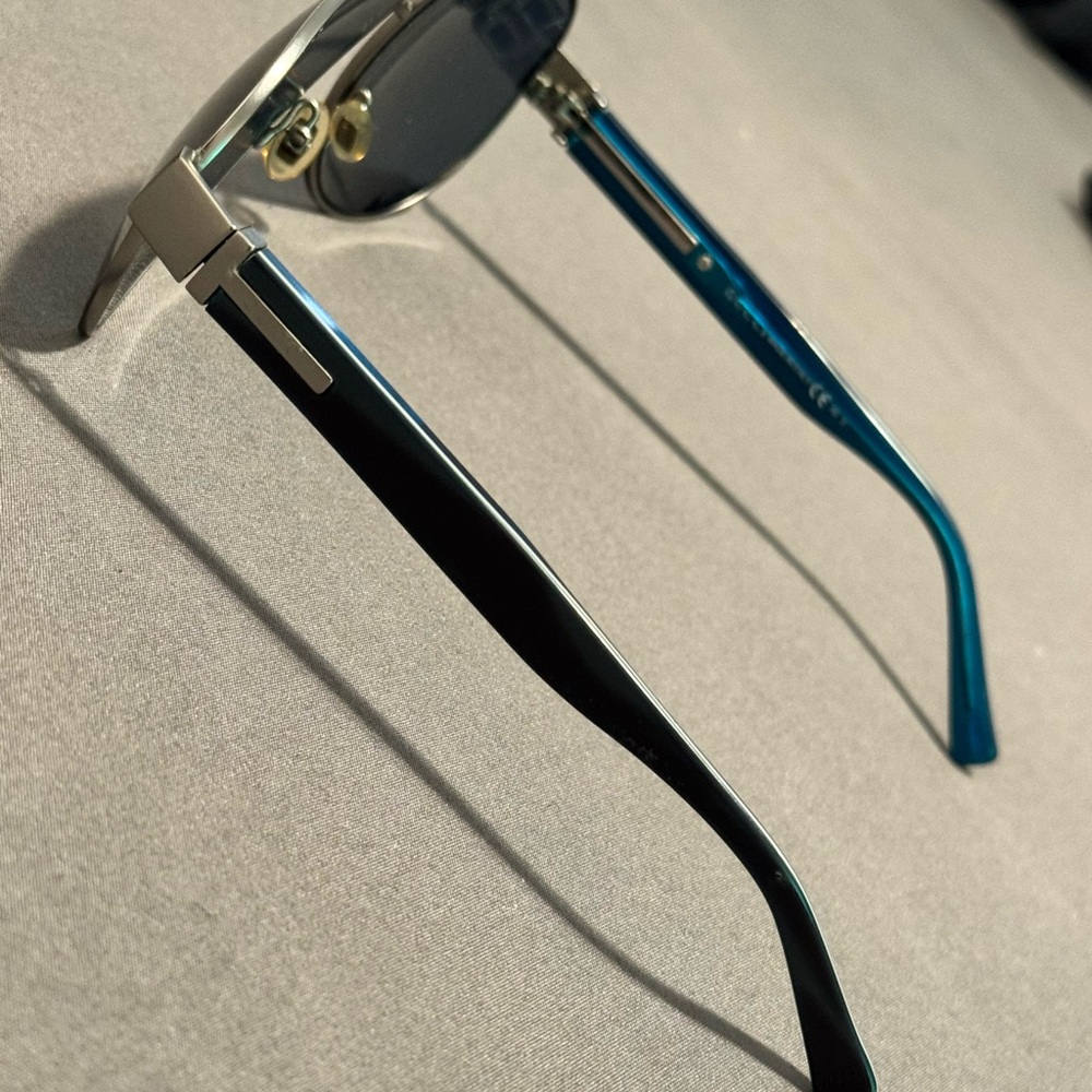 Gucci Men’s Aviator Sunglasses – Blue Gradient Frame / Black Lenses – w/ Case - Picture 3 of 5